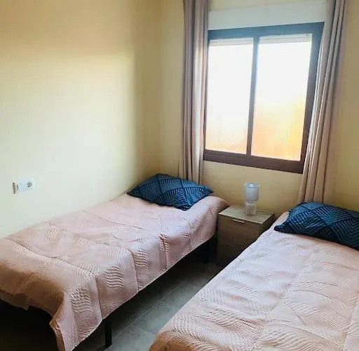 2bdr דירה *
